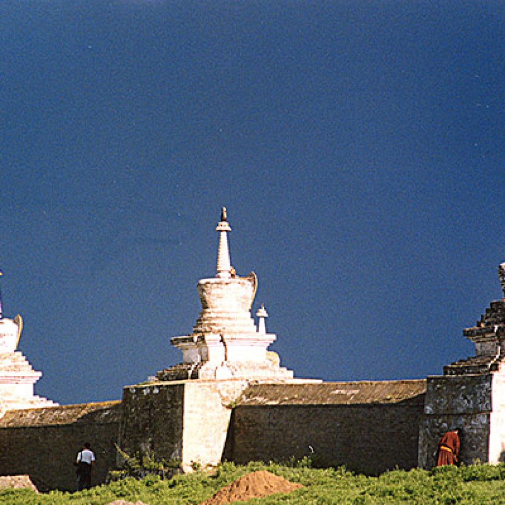 erdenezuu-stupas