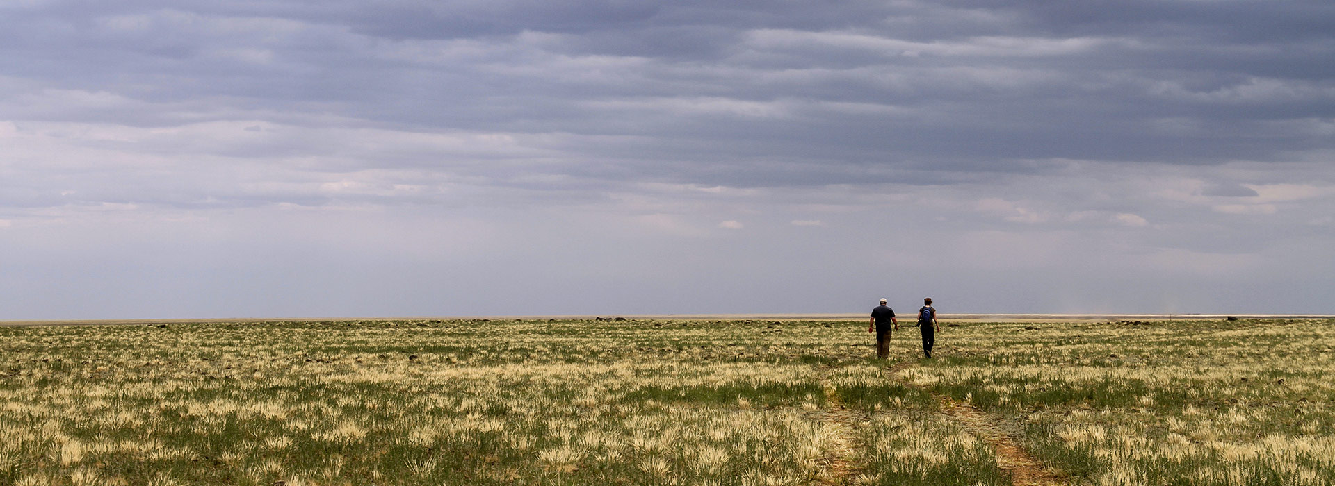 gobi-desert-hike